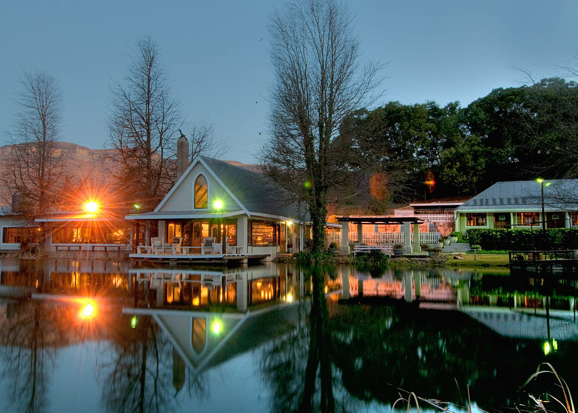 Blick auf das Cleopatra Mountain Farmhouse in Südafrika | Abendsonne Afrika