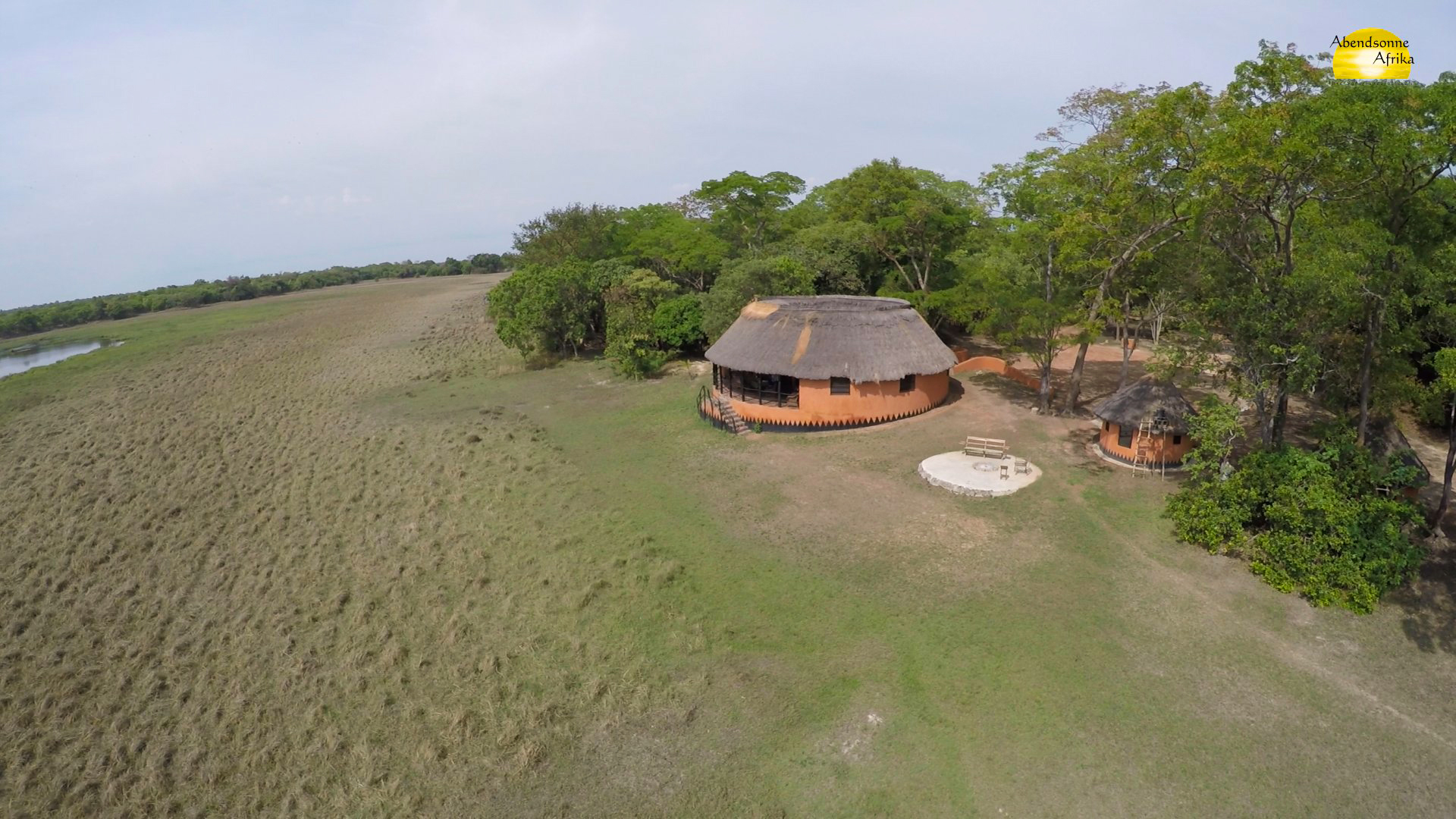 Luftansicht der Wasa Lodge in Sambia | Abendsonne Afrika