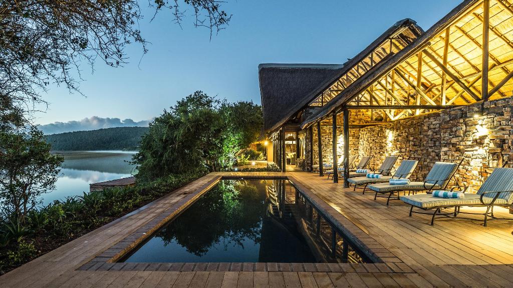 Pool der Kariega River Lodge in Südafrika