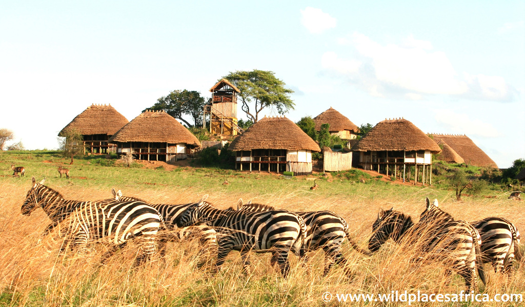 Übersicht der Apoka Safari Lodge in Uganda | Abendsonne Afrika