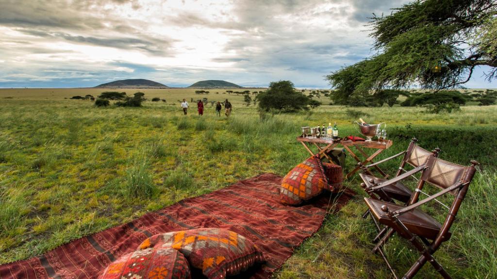 Picknick in der Oldonyo Lodge in Kenia | Abendsonne Afrika