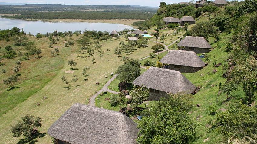 Blick auf die Sunbird Lodge in Kenia | Abendsonne Afrika