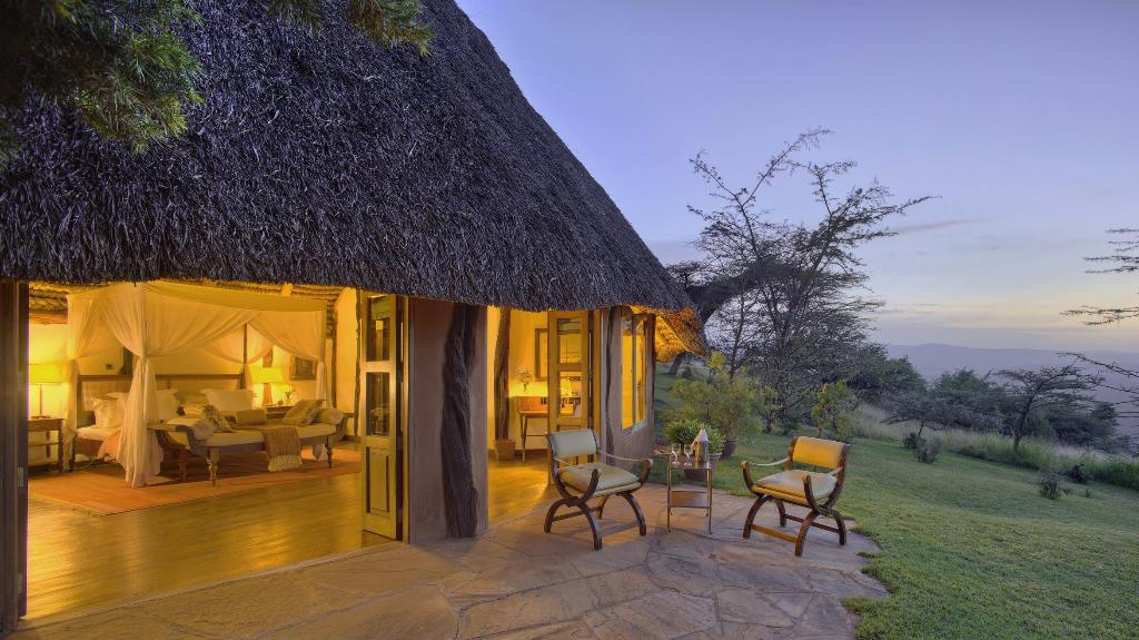 Cottage im Elewana Kifaru House in Kenia | Abendsonne Afrika