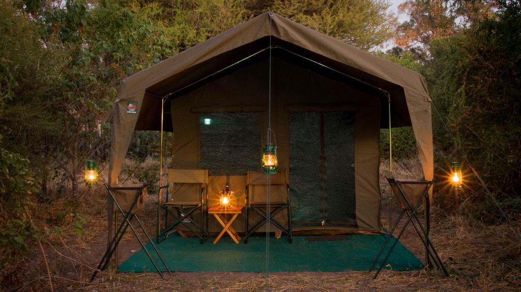 Zelt auf der Mobile Safari in Botswana | Abendsonne Afrika