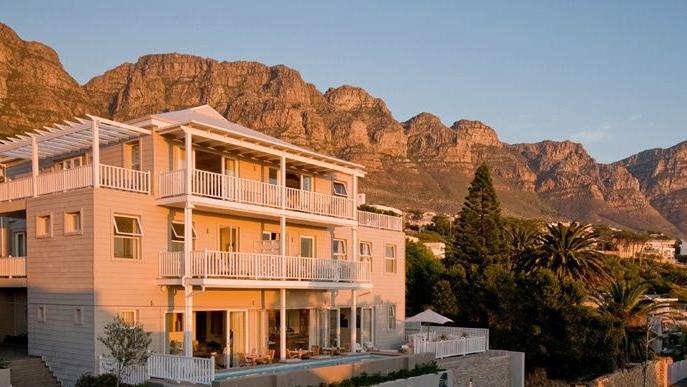 Blick auf das Sea Five Boutique Hotel in Südafrika | Abendsonne Afrika