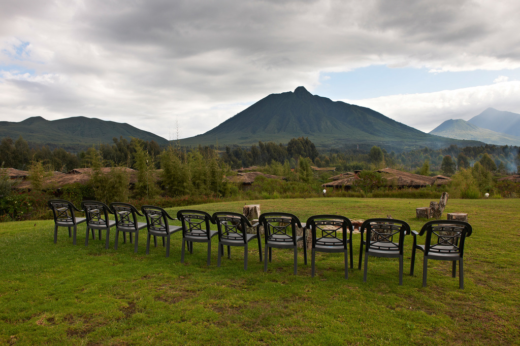 Ausblick von der Gorilla Mountain View Lodge in Ruanda | Abendsonne Afrika 