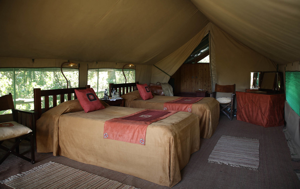 Innenansicht eines Zeltes im Governors Main Camp in Kenia | Abendsonne Afrika