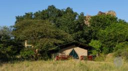 Zelt des Mbuzi Mawe Tented Camps in Tansania | Abendsonne Afrika
