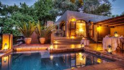 Honeymoon Suite in der Chobe Game Lodge in Botswana | Abendsonne Afrika