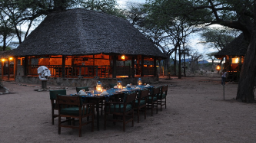 Dinner im Tandala Tented Camp in Tansania | Abendsonne Afrika