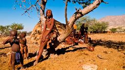 Himba Dorf in Namibia, Ovahimba und Epupa Fälle, Namibia | Abendsonne Afrika