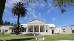 Hintereingang des Cascade Manor in Südafrika | Abendsonne Afrika