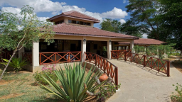 HEADER Ashnil Aruba Lodge, Tsavo, Kenia | Abendsonne Afrika