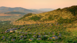 Blick von oben auf die Ivory Tree Game Lodge in Südafrika | Abendsonne Afrika 