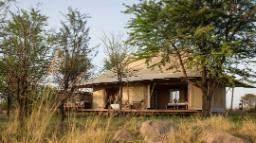 Zelt des Sayari Camp in Tansania | Abendsonne Afrika