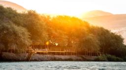 Flussansicht der Serra Cafema in Namibia | Abendsonne Afrika