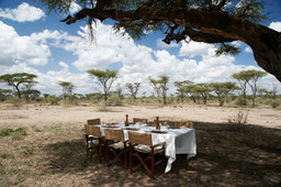 Lunch im Olakira Camp in Tansania | Abendsonne Afrika