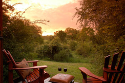 Sundowner in der Sabi Sabi Bush Lodge in Südafrika | Abendsonne Afrika