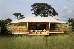 Zelt des Serengeti Bushtops Camps in Tansania | Abendsonne Afrika